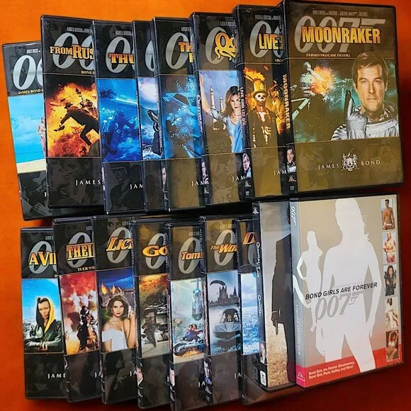 Lot 17 Ultimate Edition James Bond DVDs - Picture 1 of 6